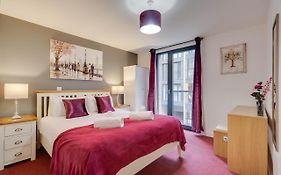 Arcadian City Centre Apartments With Balcony